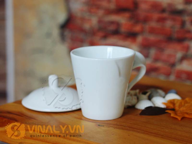 Ly sứ vinaly-ly sứ in logo-ly sứ trắng có nắp-ly sứ trắng quai xoắn có nắp ly su vinaly ly su in logo ly su trang co nap ly quai xoan co nap 1