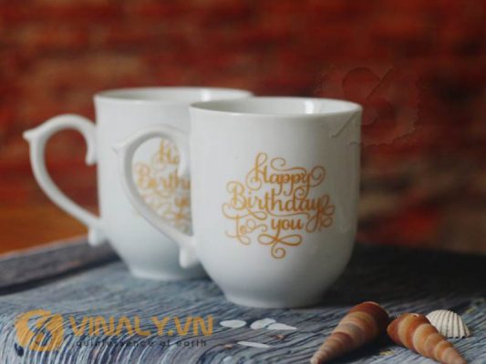 Ly sứ in nhũ vàng làm tặng nhân ngày sinh nhật