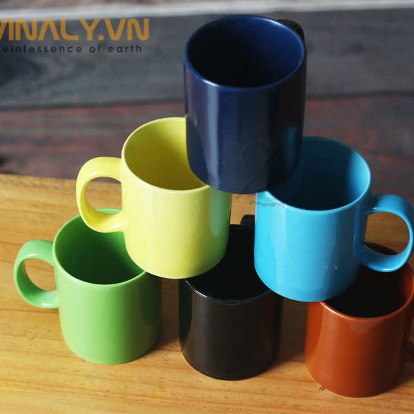 Ly sứ màu có nhiều màu sắc