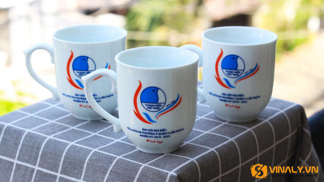 Ly sứ trắng bầu quai kiểu in đại hội lhtn vn