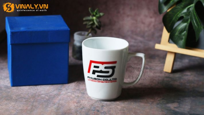 Ly sứ trắng vát góc in logo Phú Sơn