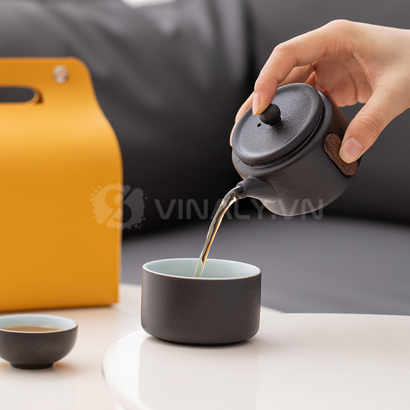 vINALY - BỘ TRÀ DU LỊCH MINI XẾP CHỒNG SIÊU NHỎ GỌ VINALY.VN bo coc loc tra du lich co tui quai xach mau vang 2